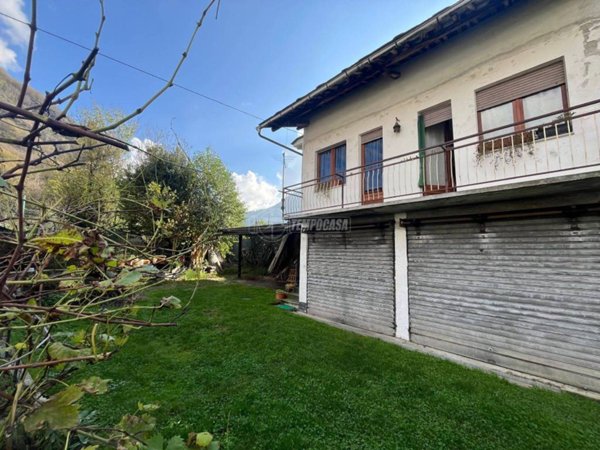 casa indipendente in vendita a Sparone