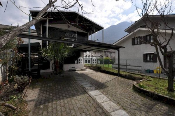 casa indipendente in vendita a Sparone