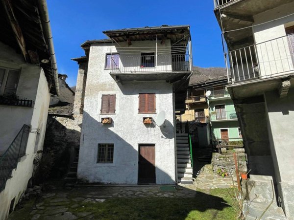 appartamento in vendita a Sparone