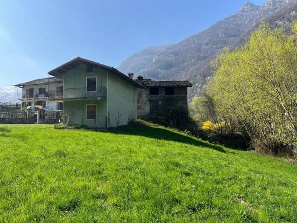 casa indipendente in vendita a Sparone