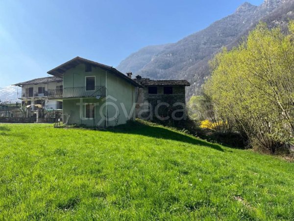 casa indipendente in vendita a Sparone
