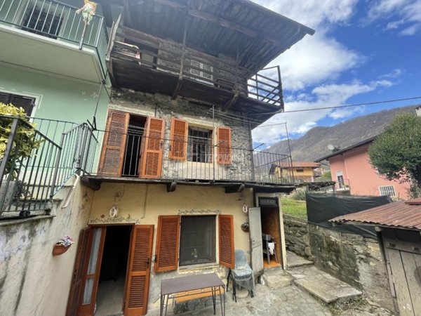 casa indipendente in vendita a Sparone