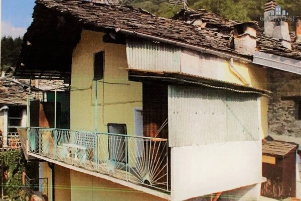 casa semindipendente in vendita a Sparone