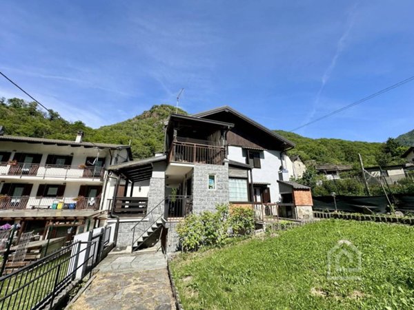 casa indipendente in vendita a Sparone