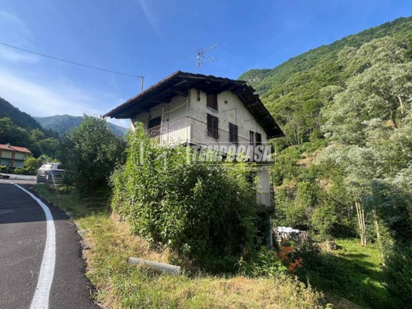 casa indipendente in vendita a Sparone