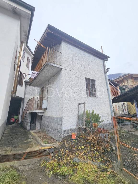 appartamento in vendita a Sparone