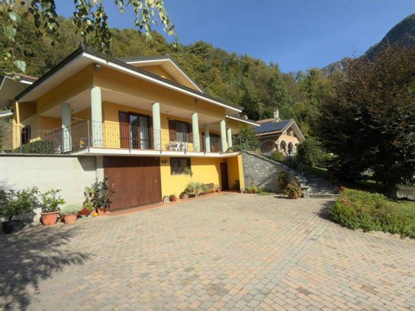 casa indipendente in vendita a Sparone