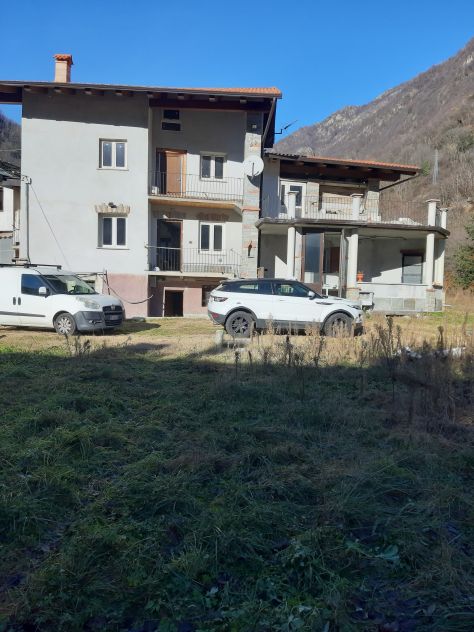 casa indipendente in vendita a Sparone