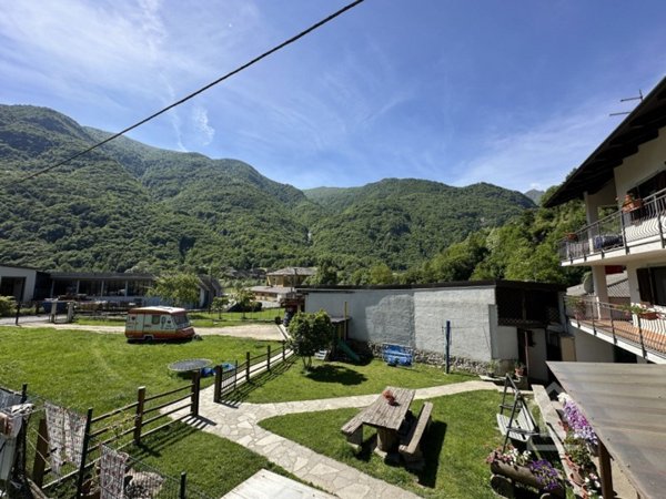 casa indipendente in vendita a Sparone