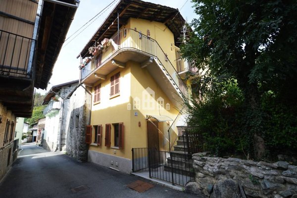 casa indipendente in vendita a Sparone