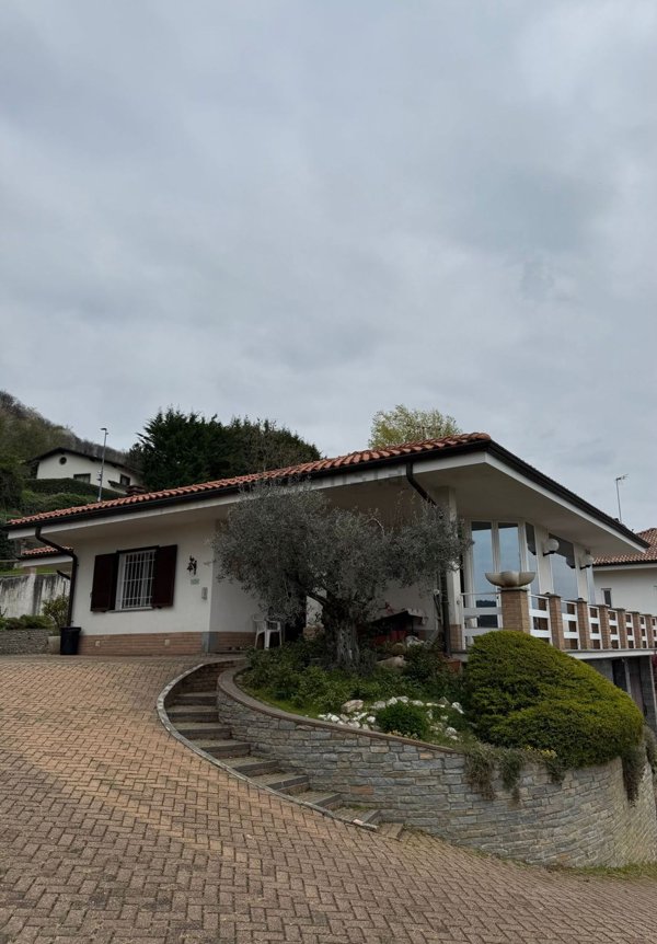 casa indipendente in vendita a Strambinello