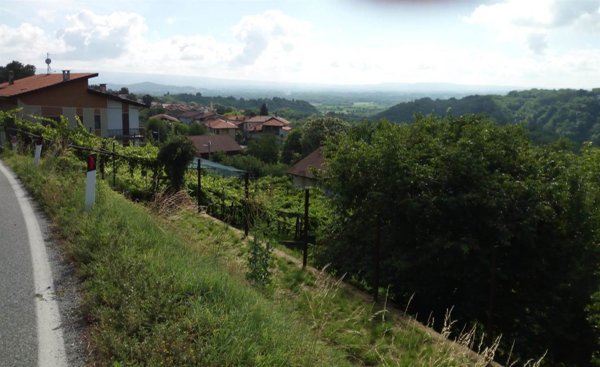 terreno edificabile in vendita a Strambinello