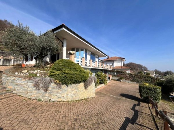 casa indipendente in vendita a Strambinello
