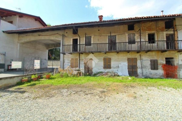 casa indipendente in vendita a Strambino