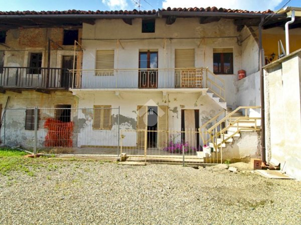 casa indipendente in vendita a Strambino