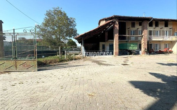 casa indipendente in vendita a Strambino in zona Cerone