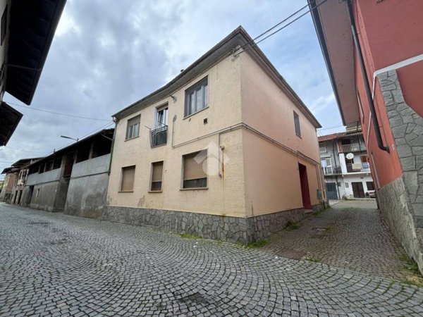 appartamento in vendita a Strambino in zona Realizio