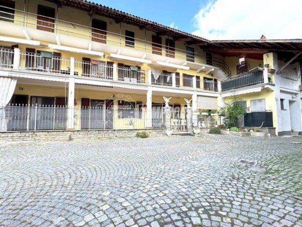 casa indipendente in vendita a Strambino in zona Realizio