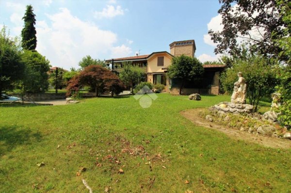 casa indipendente in vendita a Strambino