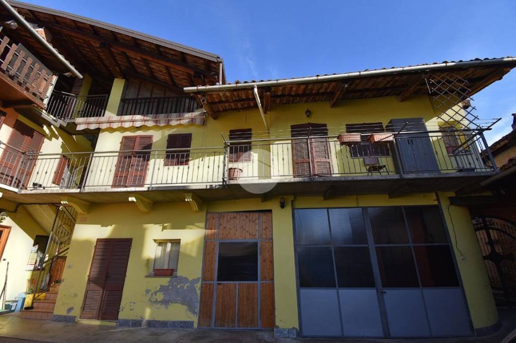 casa indipendente in vendita a Strambino