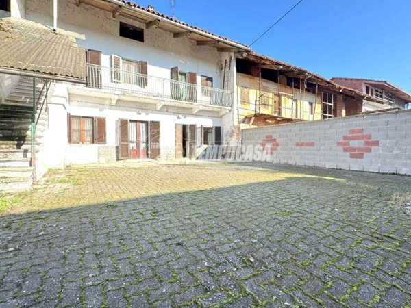 casa indipendente in vendita a Strambino in zona Crotte