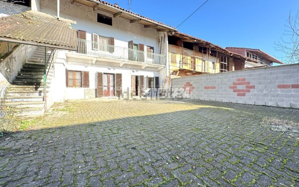 casa indipendente in vendita a Strambino in zona Crotte