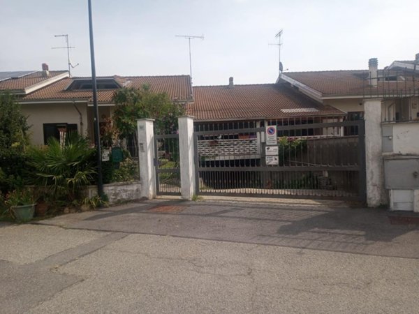 casa indipendente in vendita a Strambino in zona Realizio