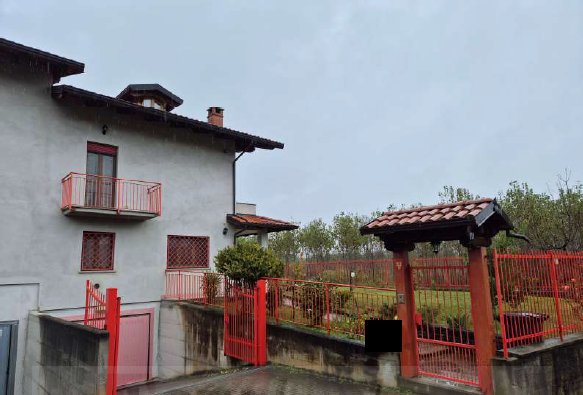 casa indipendente in vendita a Strambino