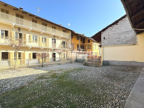 casa indipendente in vendita a Strambino in zona Cerone