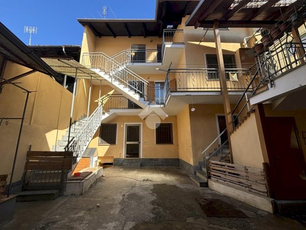 casa indipendente in vendita a Strambino