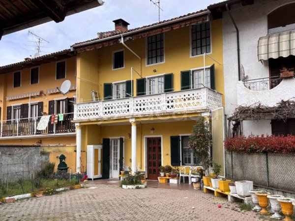casa indipendente in vendita a Strambino in zona Carrone