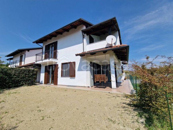 casa indipendente in vendita a Strambino