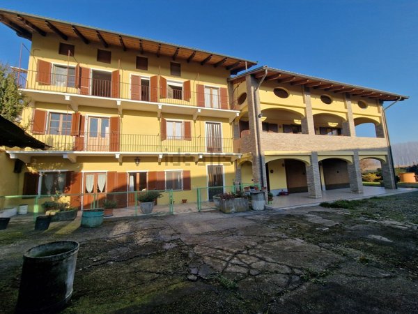 casa indipendente in vendita a Strambino in zona Cerone