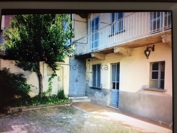 casa indipendente in vendita a Strambino