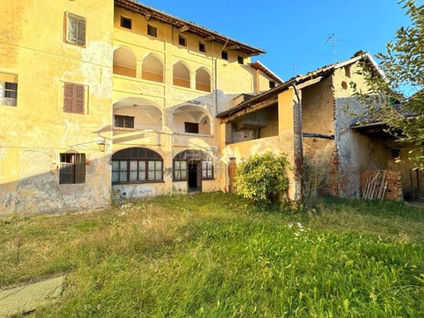 casa indipendente in vendita a Strambino