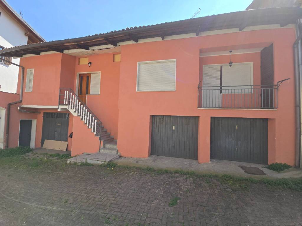 casa indipendente in vendita a Strambino