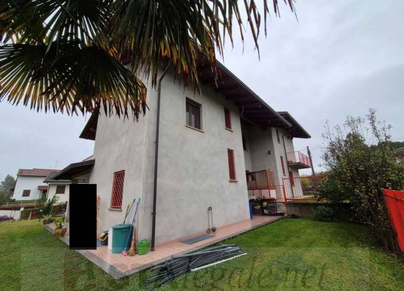casa indipendente in vendita a Strambino