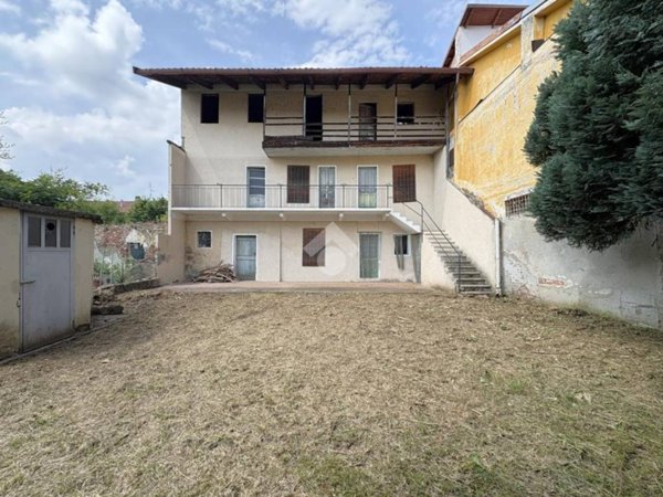 casa indipendente in vendita a Strambino