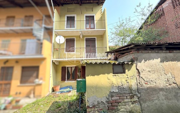 casa indipendente in vendita a Strambino
