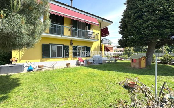 casa indipendente in vendita a Strambino