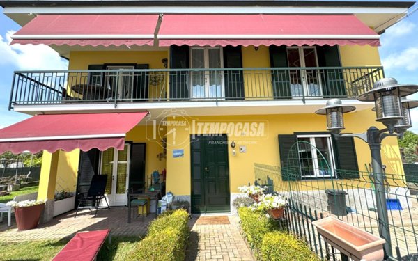 casa indipendente in vendita a Strambino