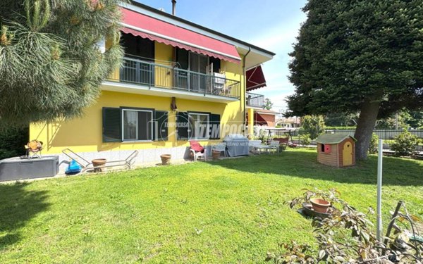 casa indipendente in vendita a Strambino
