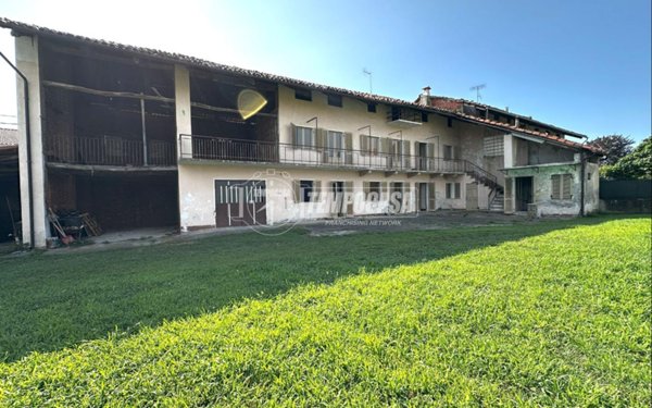 casa indipendente in vendita a Strambino in zona Cerone
