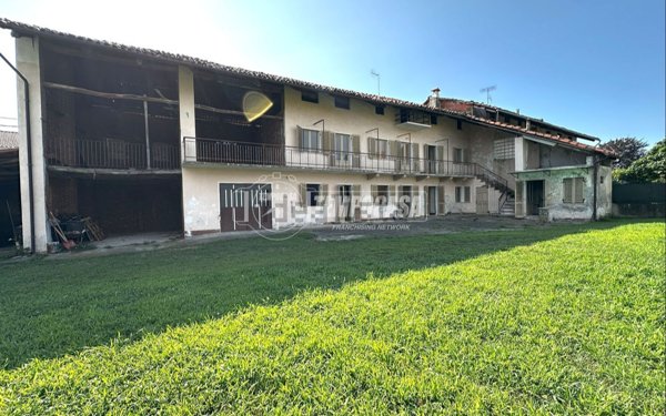 casa indipendente in vendita a Strambino in zona Cerone