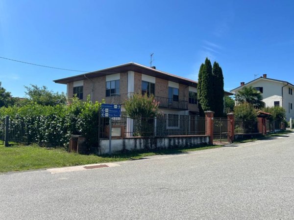 casa indipendente in vendita a Strambino in zona Realizio