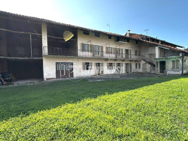 casa indipendente in vendita a Strambino in zona Cerone