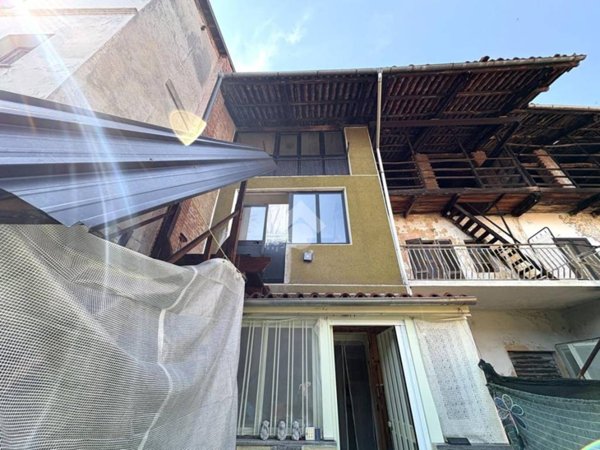 casa semindipendente in vendita a Strambino