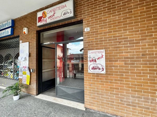 locale commerciale in vendita a Strambino