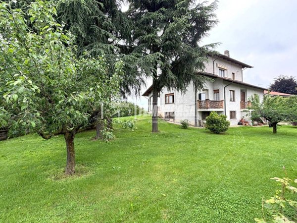 casa indipendente in vendita a Strambino