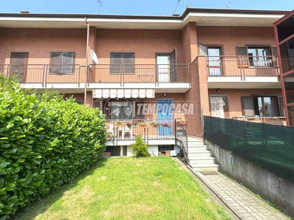 casa indipendente in vendita a Strambino